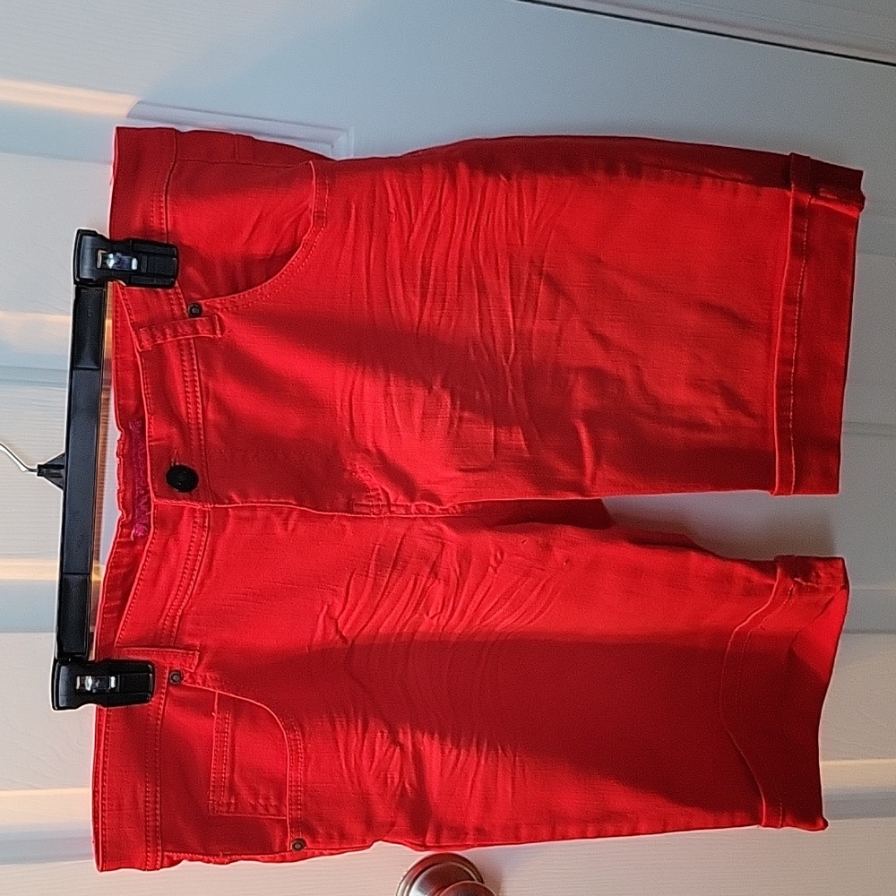 Pure Energy Red Stretch Cuffed Shorts 18